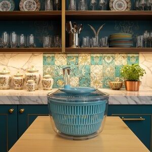 🥬 Blue Salad Spinner with Clear Bowl 🥬